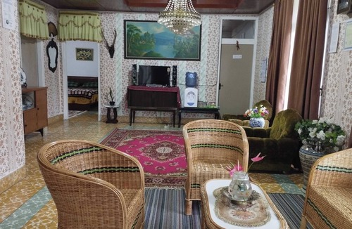 Bukittinggi Hotel | EXPRESS O 92070 Mando Homestay Syariah Near KANTOR LURAH Bukik Apik Puhun