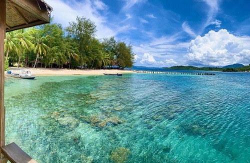 Batudaka Island Hotel | Fadhila Cottages Togean Dive Resort