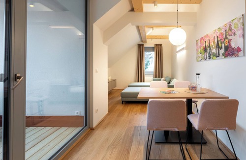 Puch bei Weiz Apartment | Family apartment near Herberstein Zoo