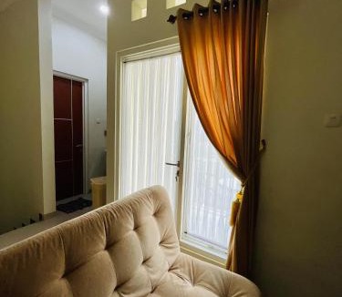 Dinoyo Villa | Fathana Villa - Dekat JTP3
