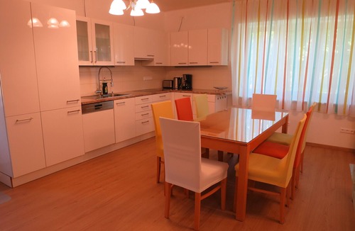 Sankt Andra am Zicksee House | Ferienwohnungen Sattler - Apartment 3 with 100m² | barrier-free | with garden & pool