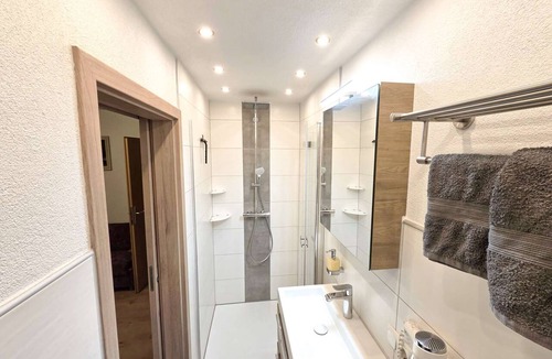 Bichlbach Apartment | Ferienwohnungen Luttinger am Mühlbach – Modern Apartment with Balcony