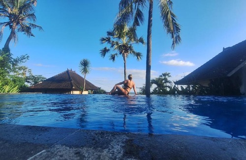 Seraya House | Frangipani Inn & Restaurant