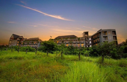 Batu Bolong Hotel | FRii Bali Echo Beach