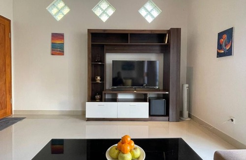 Senggigi House | Fully equipped town house in popular fishing village