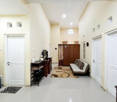 Surakarta House | Galareka House 1 - Full house with 3 BR in Mojosongo, Solo