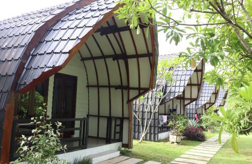 Bohorok Resort | Gino's Place - Guest House & Jungle Trekking