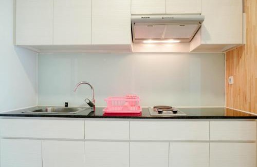 Kebon Jeruk Apartment | Gorgeous 2BR Apartment Maqna Residence By Travelio