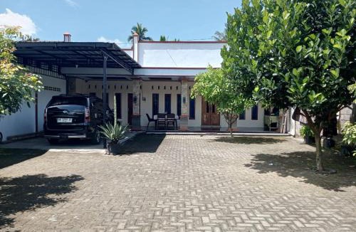 Mertoyudan House | Griya tee homestay syariah
