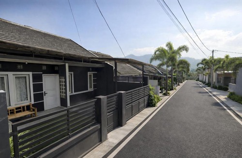 Bandung House | Gusman Homestay - Nagreg