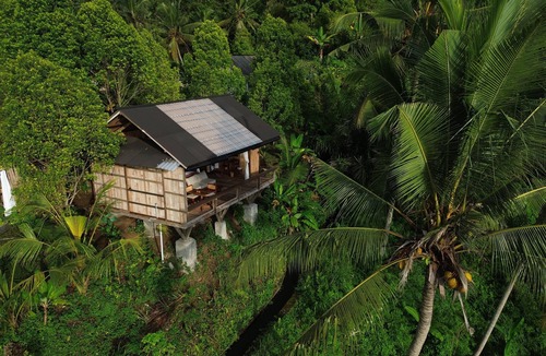 Wisma Kerta Cabin | Hidden Jungle Gem with Mountain and Rice Field View