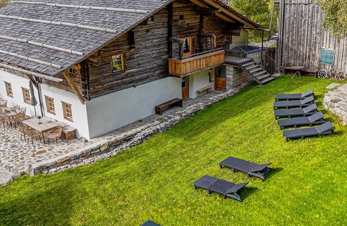 Matrei in Osttirol Ski Chalet | Historic chalet with garden and lots of charm