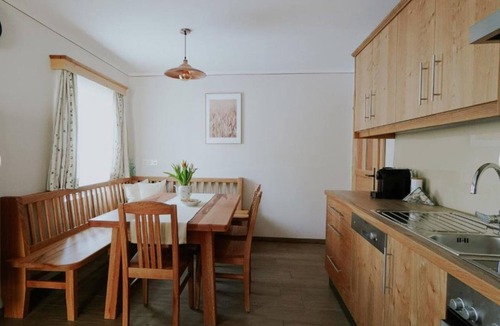 Großklein Apartment | Holiday Apartment "Mühlbauerhof Erdgeschoss" with Mountain View, Private Terrace & Wi-Fi