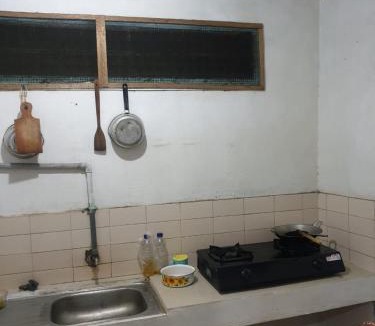 Gubeng House | Homestay Mas Arjuna - Female Only