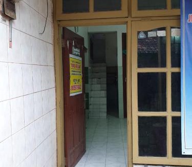 Gubeng House | Homestay Mas Arjuna - Female Only