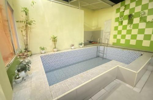 Polewali Mandar Hotel | Homestay RN near Taman Bambu Runcing Polewali Mitra RedDoorz
