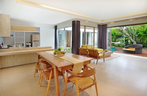 Kerobokan Villa | Honeymoon Bliss 3 Bedroom Villa in Seminyak (2);