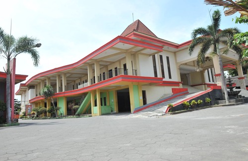 Wates Hotel | Hotel King's