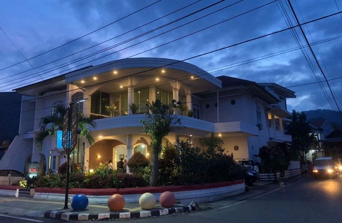 Rantepao Hotel | Hotel Monika