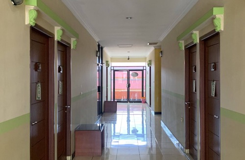 Depok Hotel | Hotel O Depok near Bhayangkara BRIMOB Hospital Formerly Hotel Mutiara Kelapa Dua Depok
