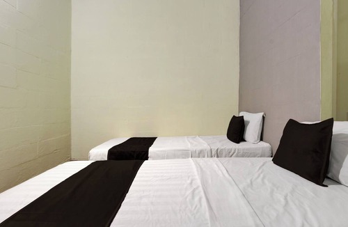 Semarang Utara Hotel | Hotel O near Ahmad Yani International