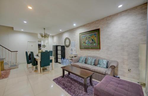 Cilandak Hotel | Hotel O near RS Fatmawati formerly White House
