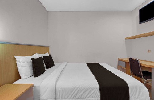 Solo City Centre Hotel | Hotel O near Taman Sriwedari formerly In