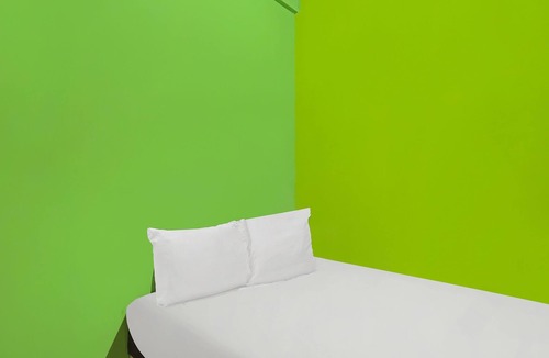 Lubuk Baja Hotel | Hotel O Penginapan Pak DheNearMall Nagoya Hill