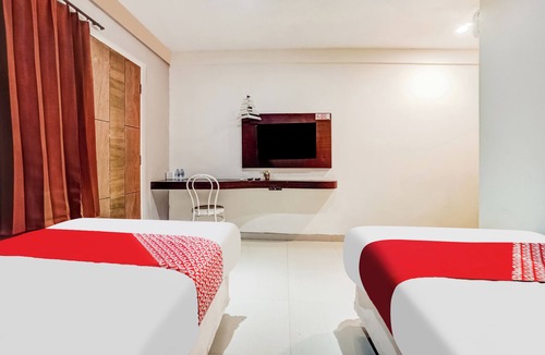 Surabaya Hotel | Hotel O Siwalankerto Near Surabaya Carnival