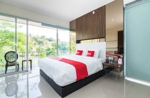 Prigen Hotel | Hotel O Taman Dayu Villa Golf View