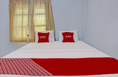 Medan Hotel | Hotel O Vania Guest HouseNearRSUP H Adam Malik