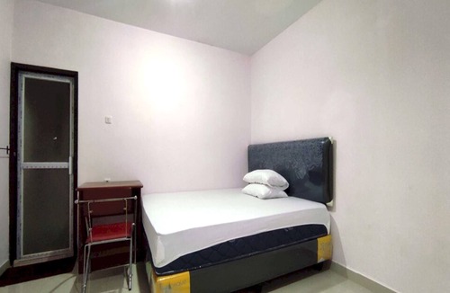 Makassar Hotel | Hotel O Wisma Syariah Dian Near Pare-pare