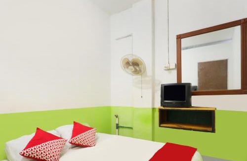 Lubuk Baja Hotel | Hotel O Wr House Syariah BatamNearEast Coast Park