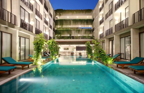 Downtown Kuta Hotel | Hotel Terrace at Kuta