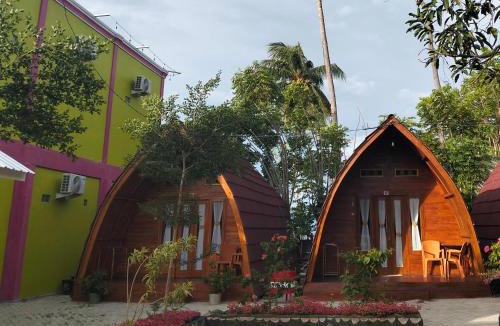Empang Hotel | Hotel Villa Beach Transit 2 & Whaleshark Tour