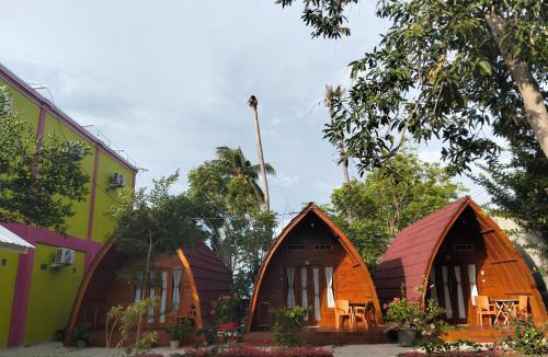 Empang Hotel | Hotel Villa Beach Transit 2 & Whaleshark Tour