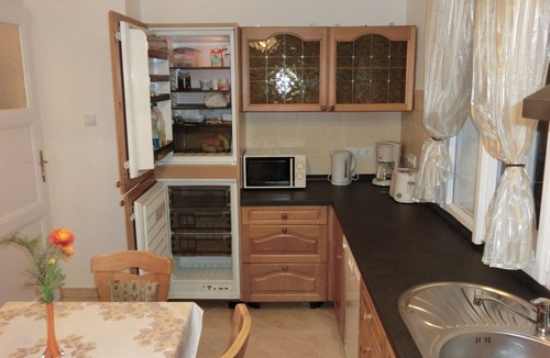 Zuglo House | House with large garden 3 bedrooms on 140m² for families (dog-friendly)