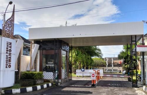 Banguntapan House | Ivo Homestay Jogja