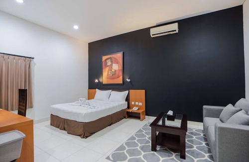 Gondangdia Hotel | Jambuluwuk Heritage Menteng Suites