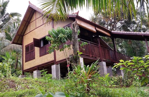 East Selemadeg Ski Chalet | Jungle Haven - Private Riverside
