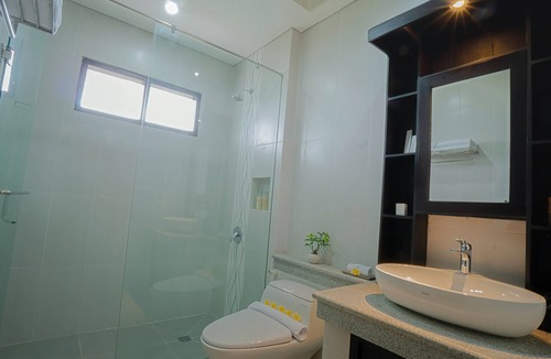 Gobleg House | Junior Suite w/Garden View in Munduk