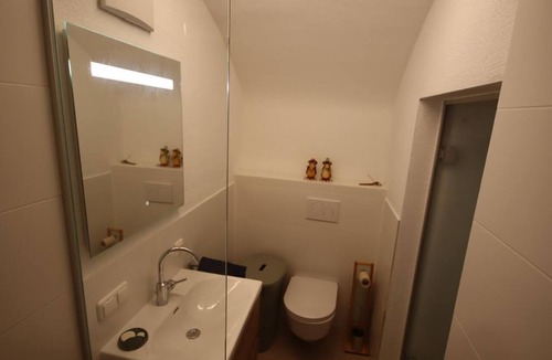 Stubenberg House | Kellerstöckl with a view - vacation home, bathroom, WC, 1 bedroom