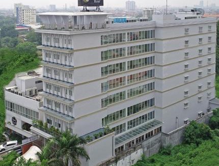 Gubeng Hotel | La Lisa Hotel by ARTOTEL