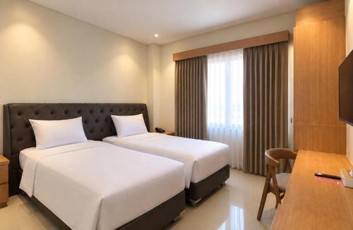 Karawang Hotel | Lakeside TELL Cikarang