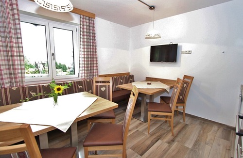 Sankt Veit im Pongau Apartment | Large Apartment in Sankt Johann im Pongau near Ski Area