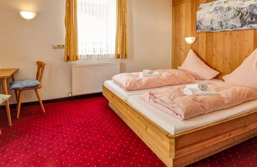 Huben Apartment | large holiday apartment in Längenfeld near the ski area