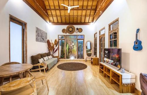 North Legian Villa | Legian Beach Villa - 3-room open villa, private pool, near the beach, Netflix