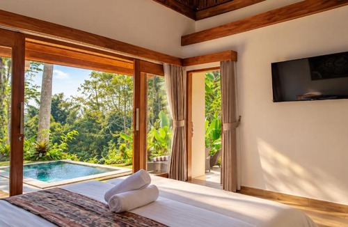 Taro Cabin | Lembu Putih House