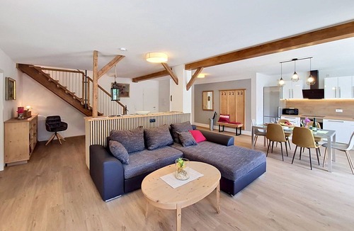 Pfons Apartment | Lovely apartment for 4 guests with WIFI, TV and terrace