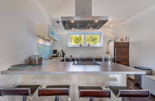 Sankt Urban Apartment | Lovely apartment for 6 guests with WIFI, TV, terrace and pets allowed